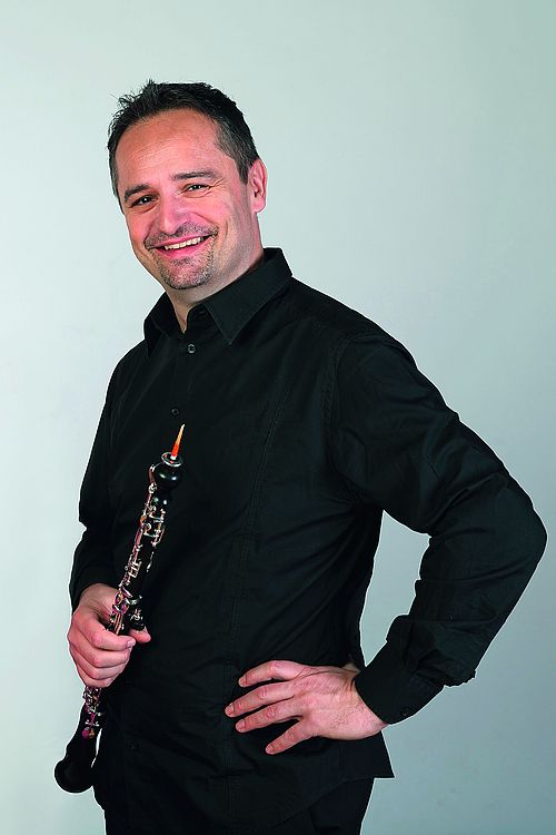 Das Staatsopernorchester SoloOboist Harald Hörth Medien